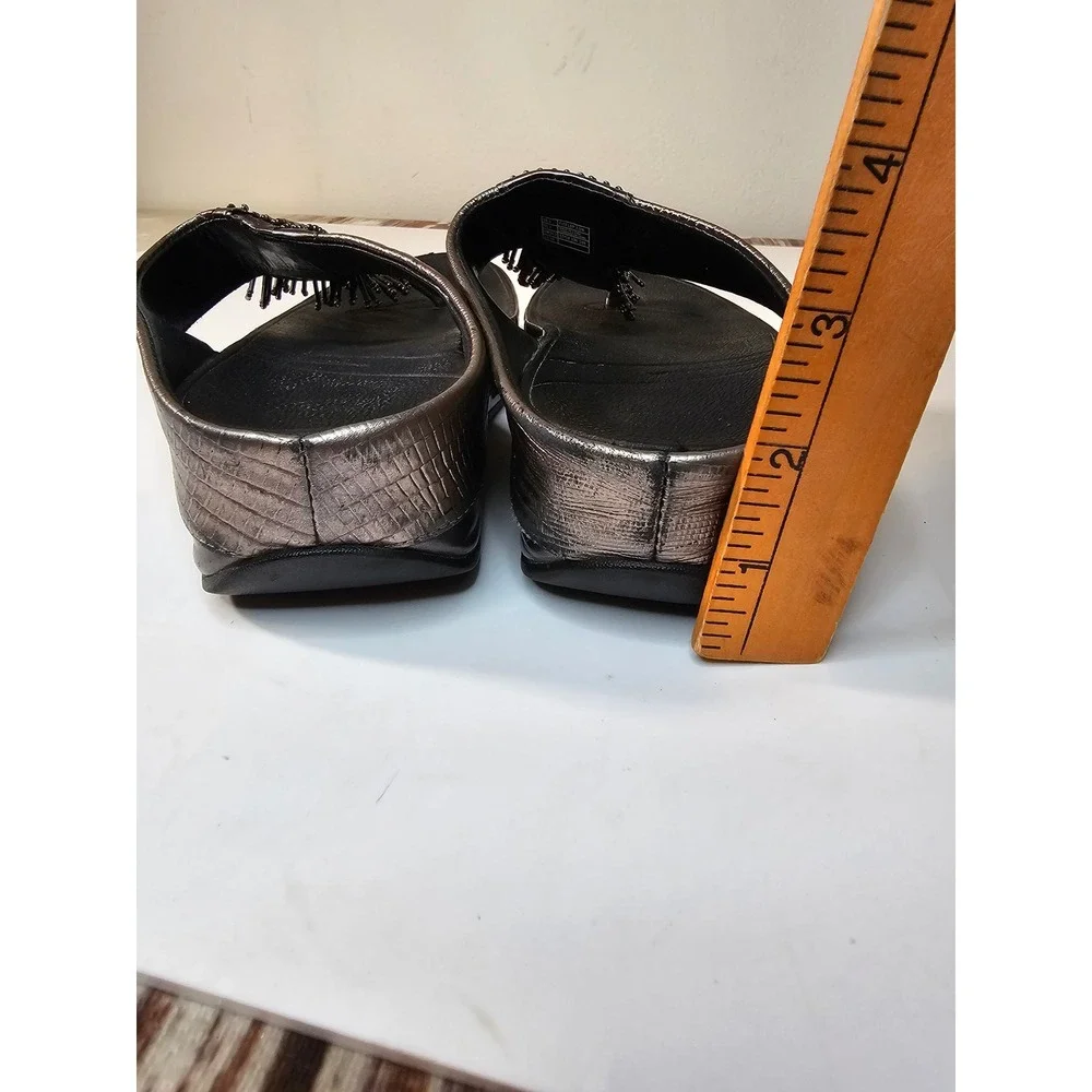FitFlop Cha Cha Pewter Metallic Beaded Fringe Wedge Sandals Womens Size 7